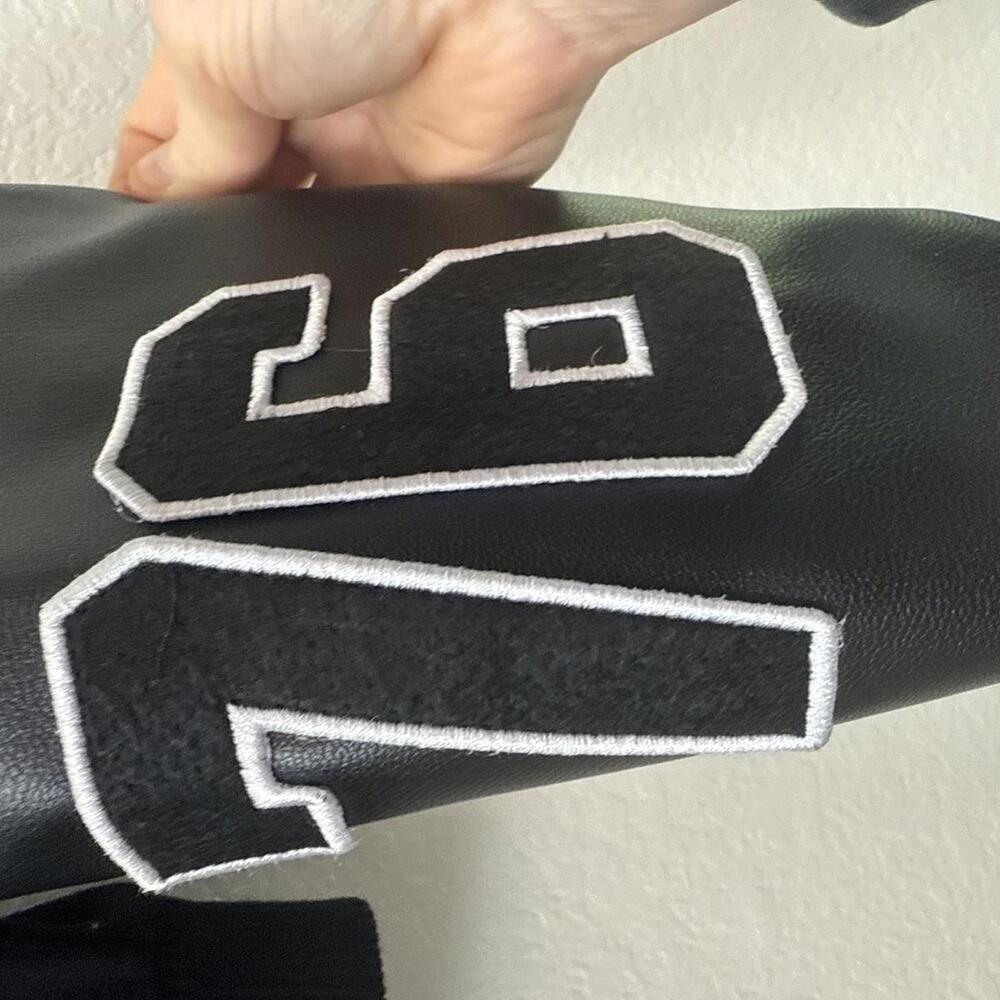 NWT UNISEX BOY London Black and White Varsity  Cropped Jacket Size Large - Picture 4 of 7